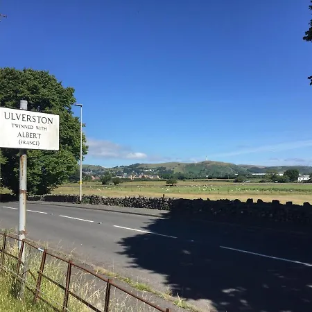 Renovated 2 Bed In Ulverston, Garden With Views ألفرستون